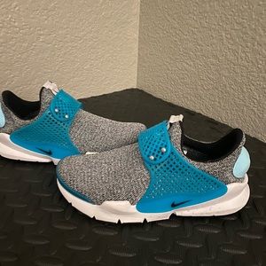 Nike sock dart’s women